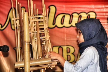 Kesan dan Pesan PJ Lurah Desa Wukirsari dalam Penutupan Lomba Siskamling